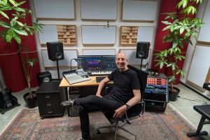 tjava music Regie mit Verdade Monitoren